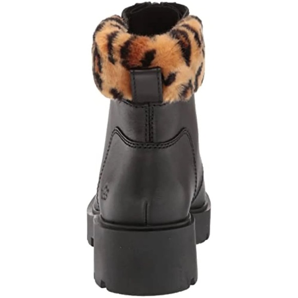 UGG Czeriesa Boot - Picture 2 of 4